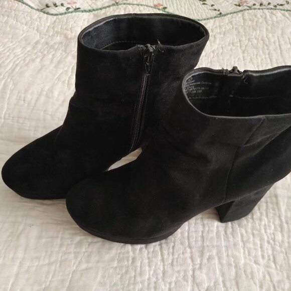 BOOTS_Massimo Supply Co. Ankle High Suede Like Black Boots - Picture 8 of 11